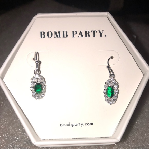 Earrings - Picture 1 of 6